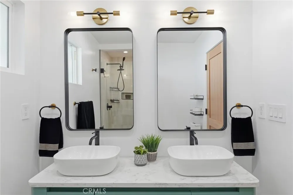 10824 Odell Sunland, CA 91040