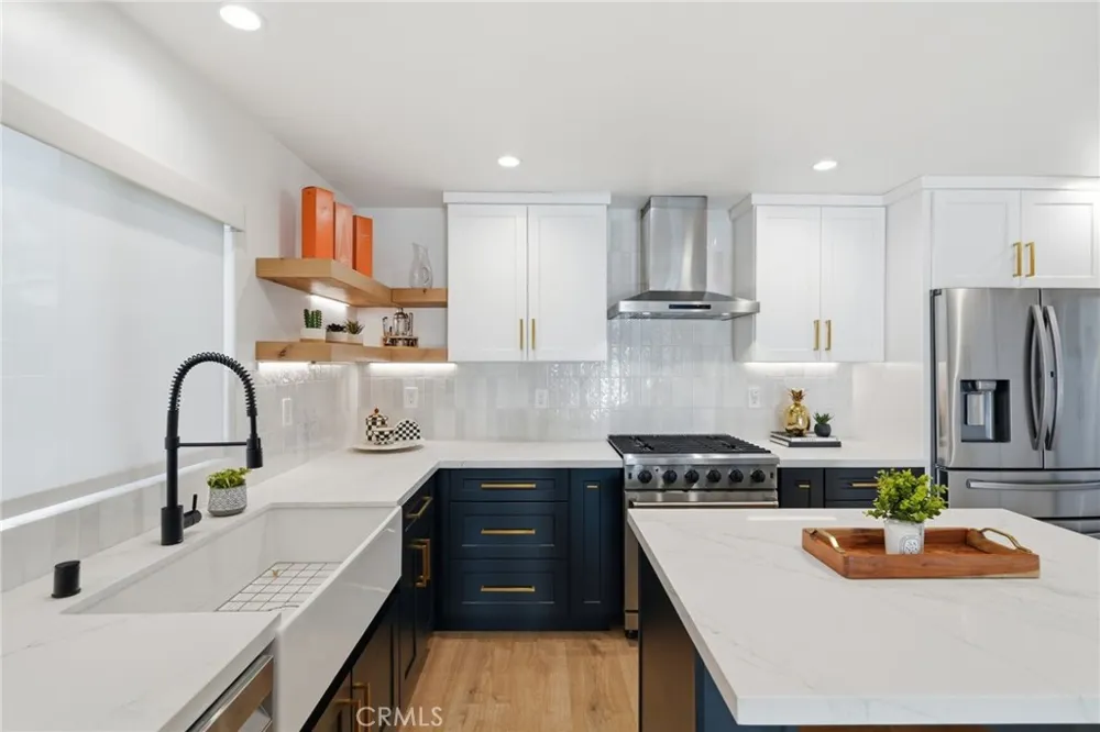 10824 Odell Sunland, CA 91040
