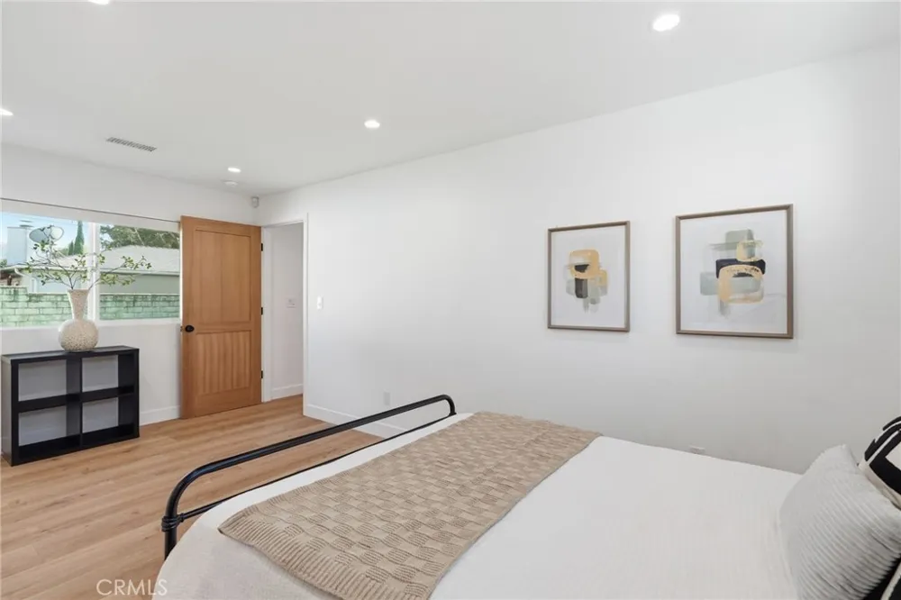 10824 Odell Sunland, CA 91040