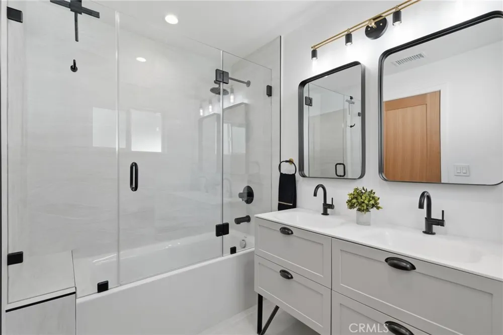 10824 Odell Sunland, CA 91040