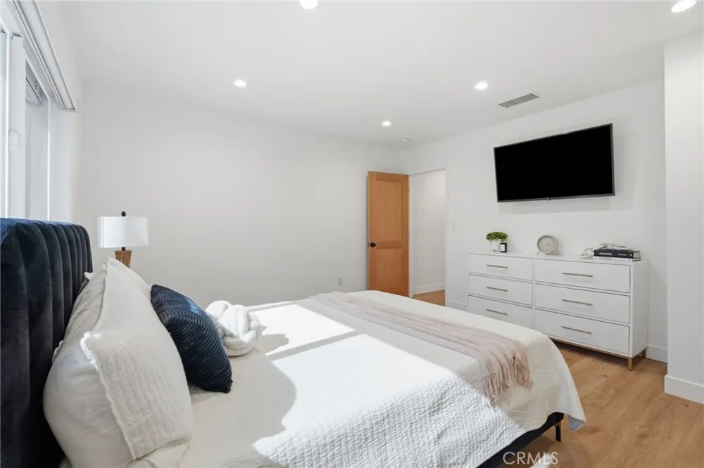 10824 Odell Sunland, CA 91040