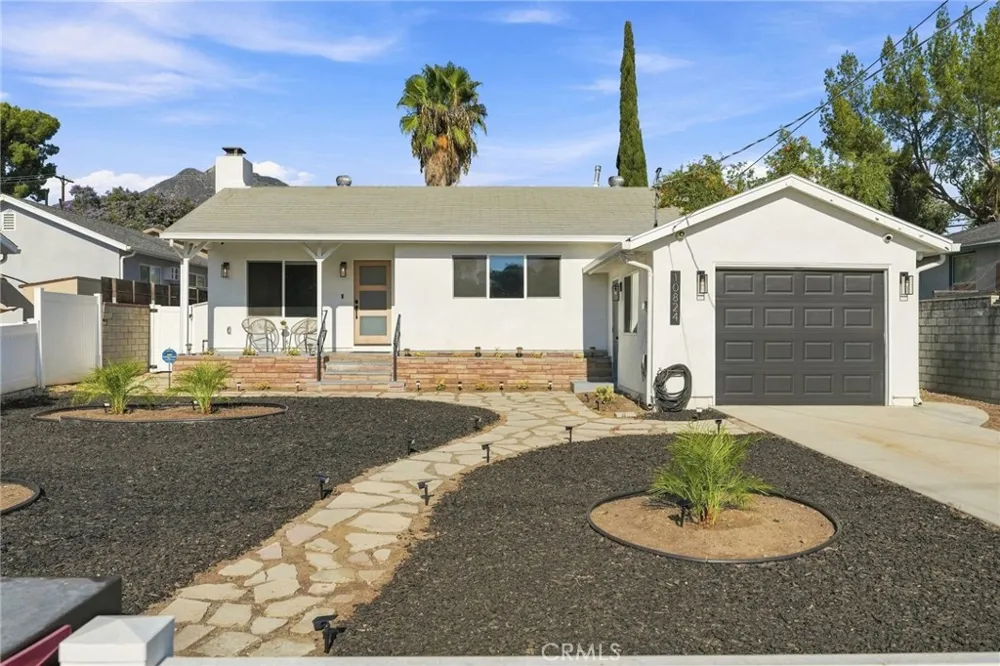 10824 Odell Sunland, CA 91040