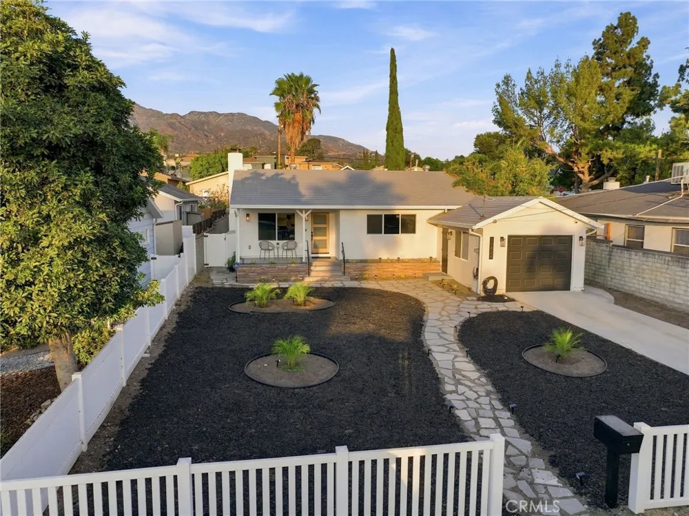 10824 Odell Sunland, CA 91040