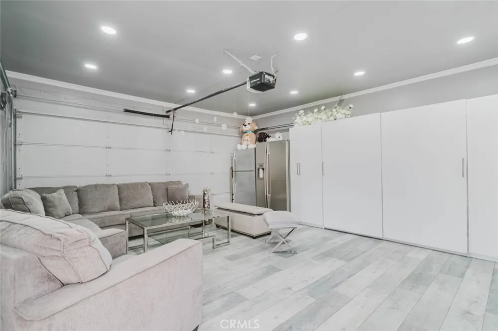 6545 Bellingham Avenue North Hollywood, CA 91606