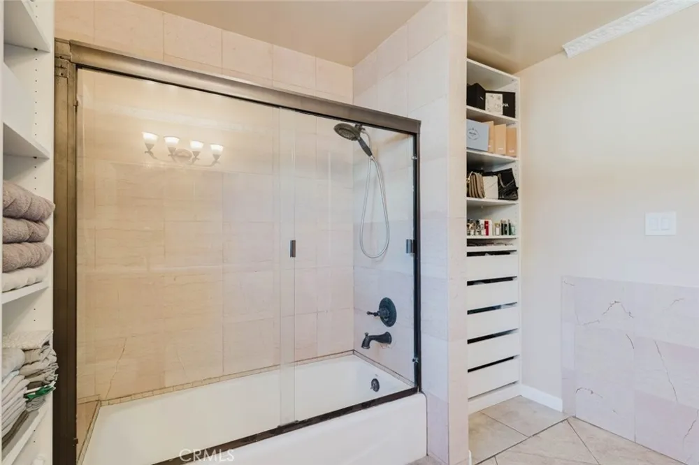 6545 Bellingham Avenue North Hollywood, CA 91606