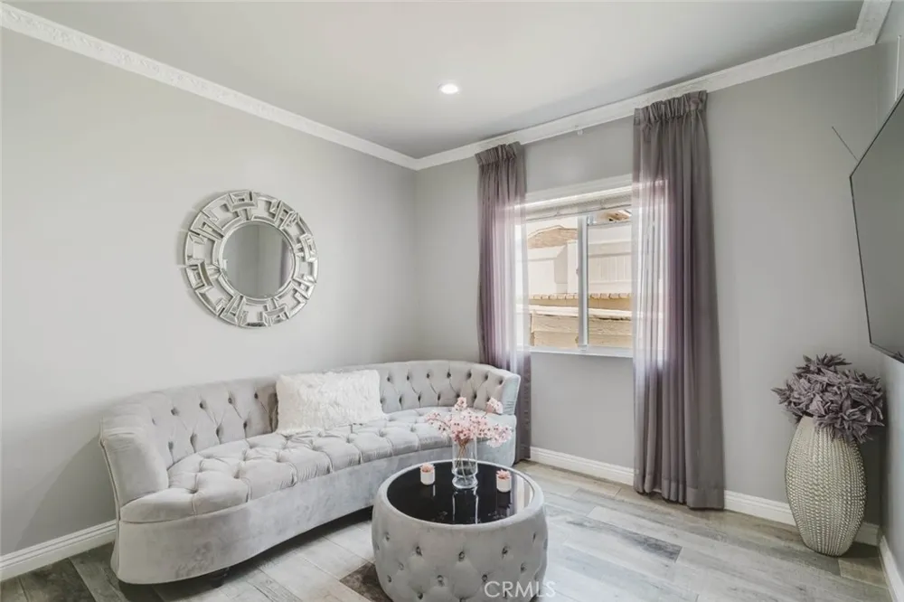 6545 Bellingham Avenue North Hollywood, CA 91606