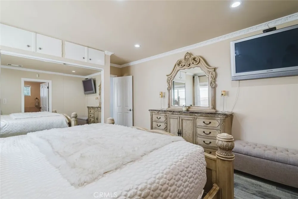 6545 Bellingham Avenue North Hollywood, CA 91606