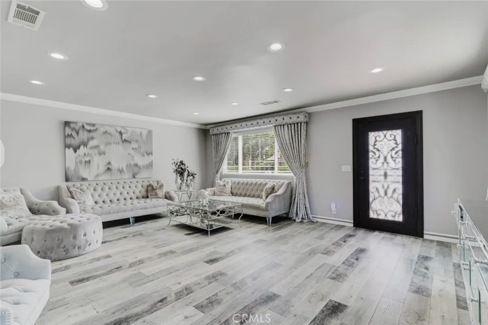 6545 Bellingham Avenue North Hollywood, CA 91606