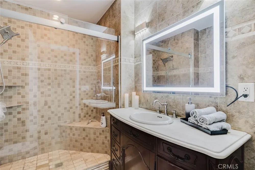 6545 Bellingham Avenue North Hollywood, CA 91606