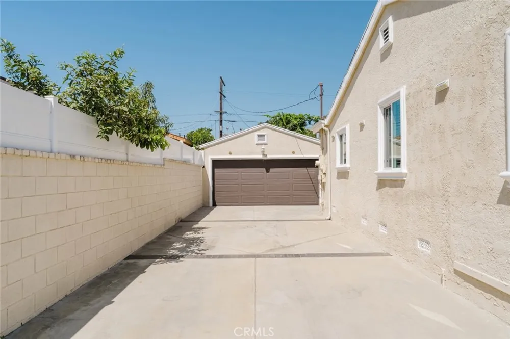 6545 Bellingham Avenue North Hollywood, CA 91606