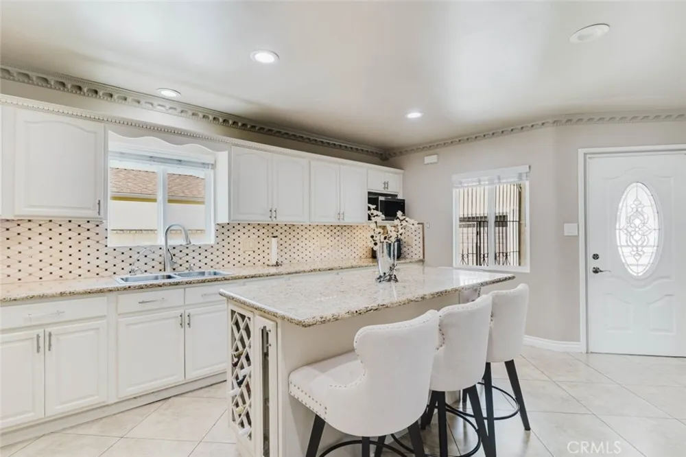 6545 Bellingham Avenue North Hollywood, CA 91606