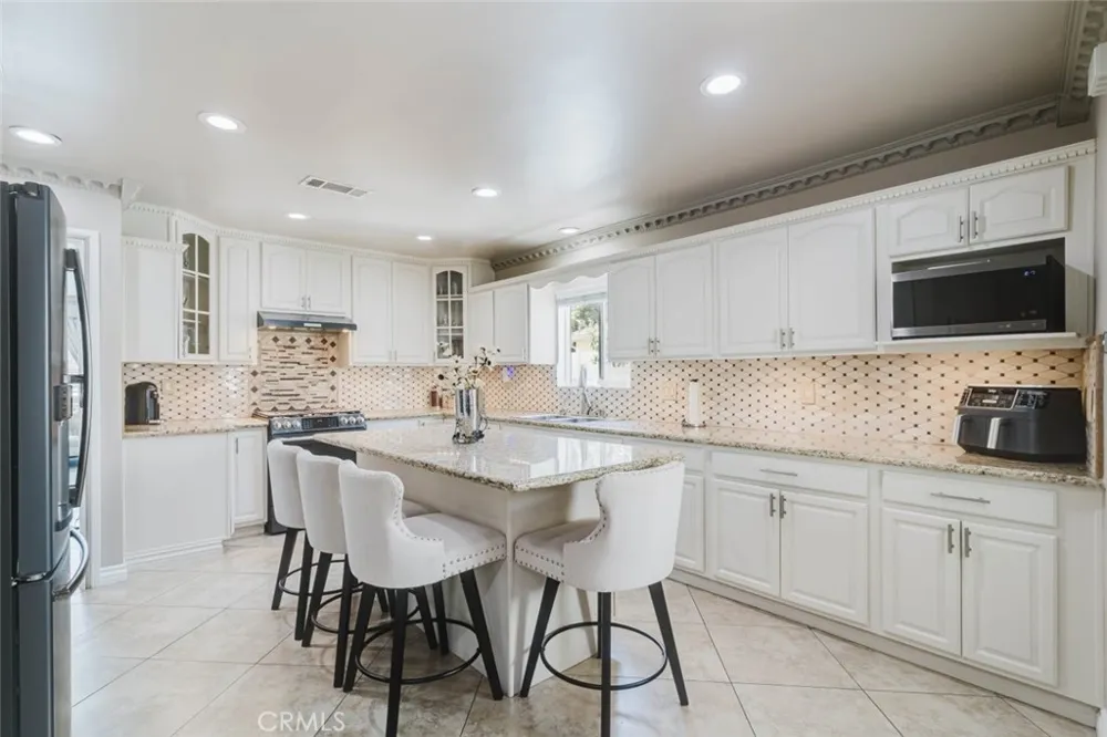 6545 Bellingham Avenue North Hollywood, CA 91606