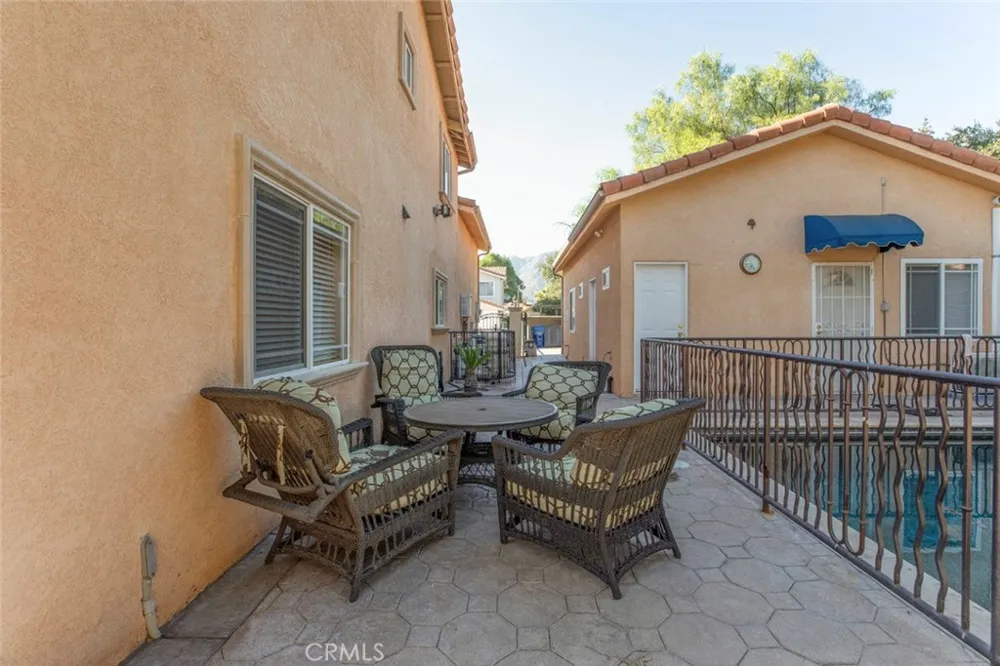 10610 Oak Tree Sunland, CA 91040