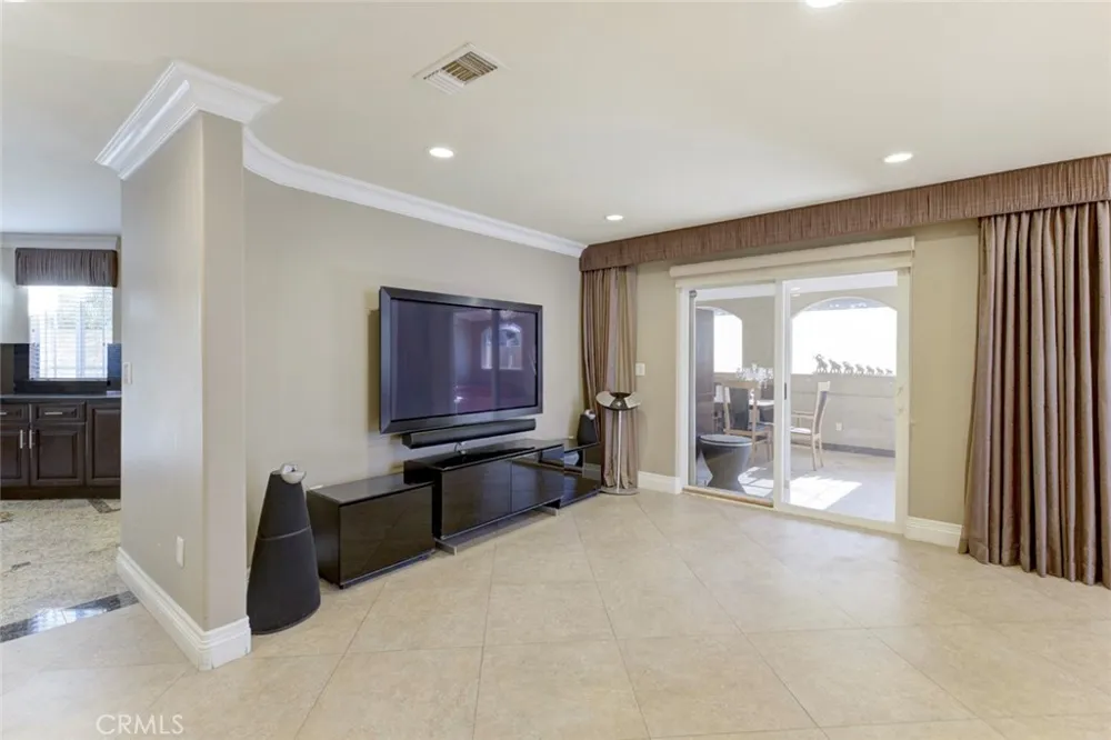 10610 Oak Tree Sunland, CA 91040