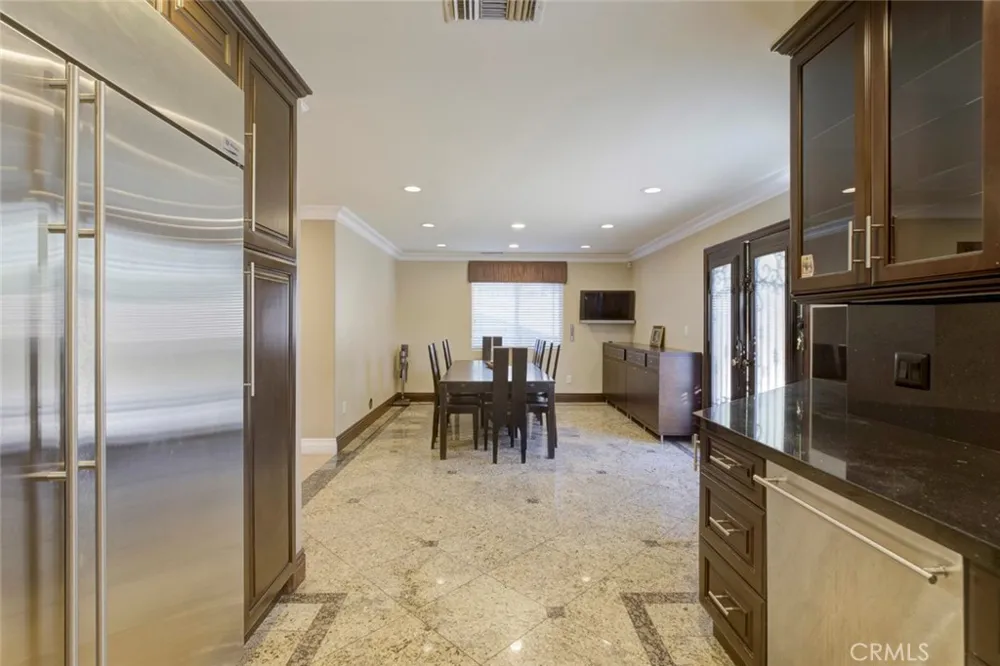 10610 Oak Tree Sunland, CA 91040
