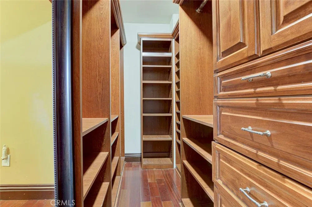 10610 Oak Tree Sunland, CA 91040