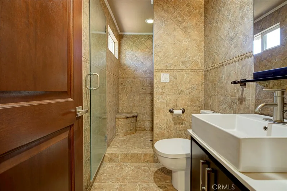10610 Oak Tree Sunland, CA 91040