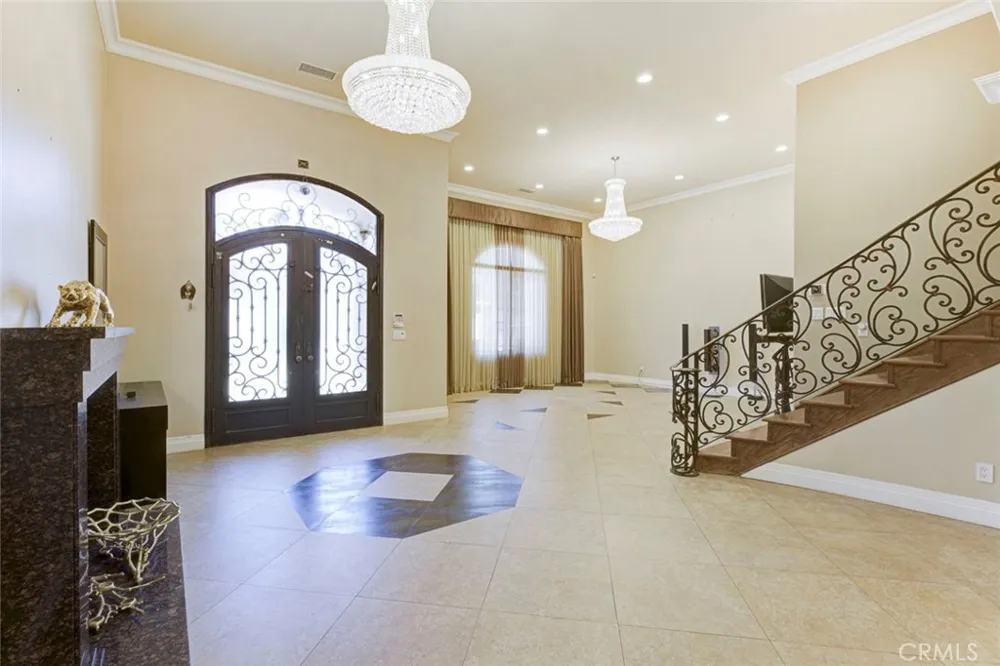 10610 Oak Tree Sunland, CA 91040