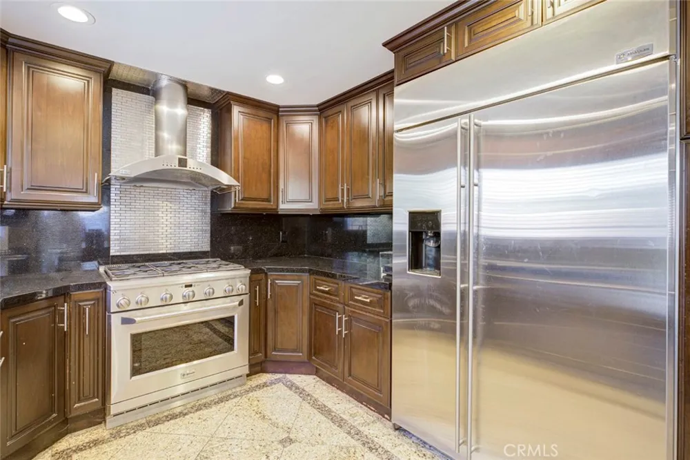 10610 Oak Tree Sunland, CA 91040