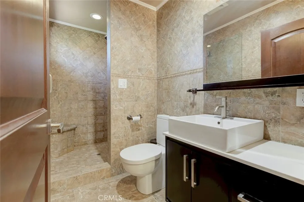 10610 Oak Tree Sunland, CA 91040