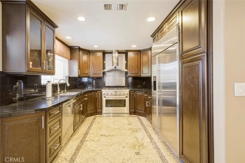 10610 Oak Tree Sunland, CA 91040