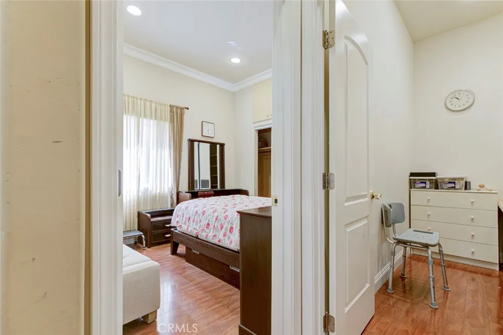 10610 Oak Tree Sunland, CA 91040