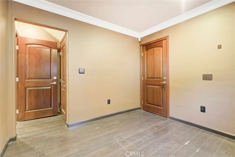 10610 Oak Tree Sunland, CA 91040