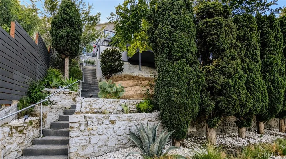 2338 Riverside Drive Silver Lake, CA 90039