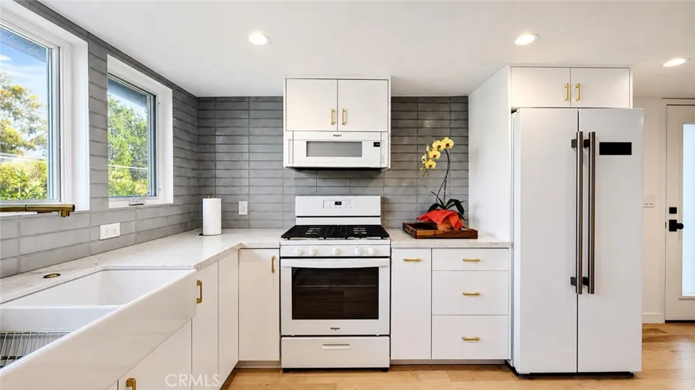 2338 Riverside Drive Silver Lake, CA 90039
