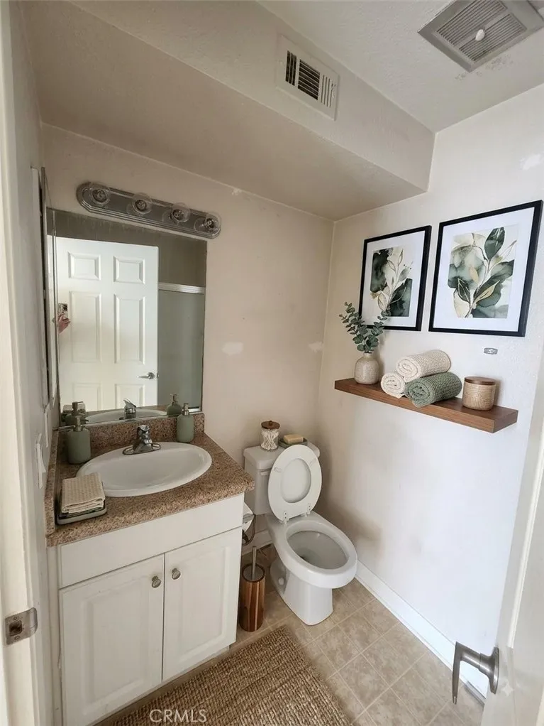 5545 Canoga Avenue #213 Woodland Hills, CA 91367