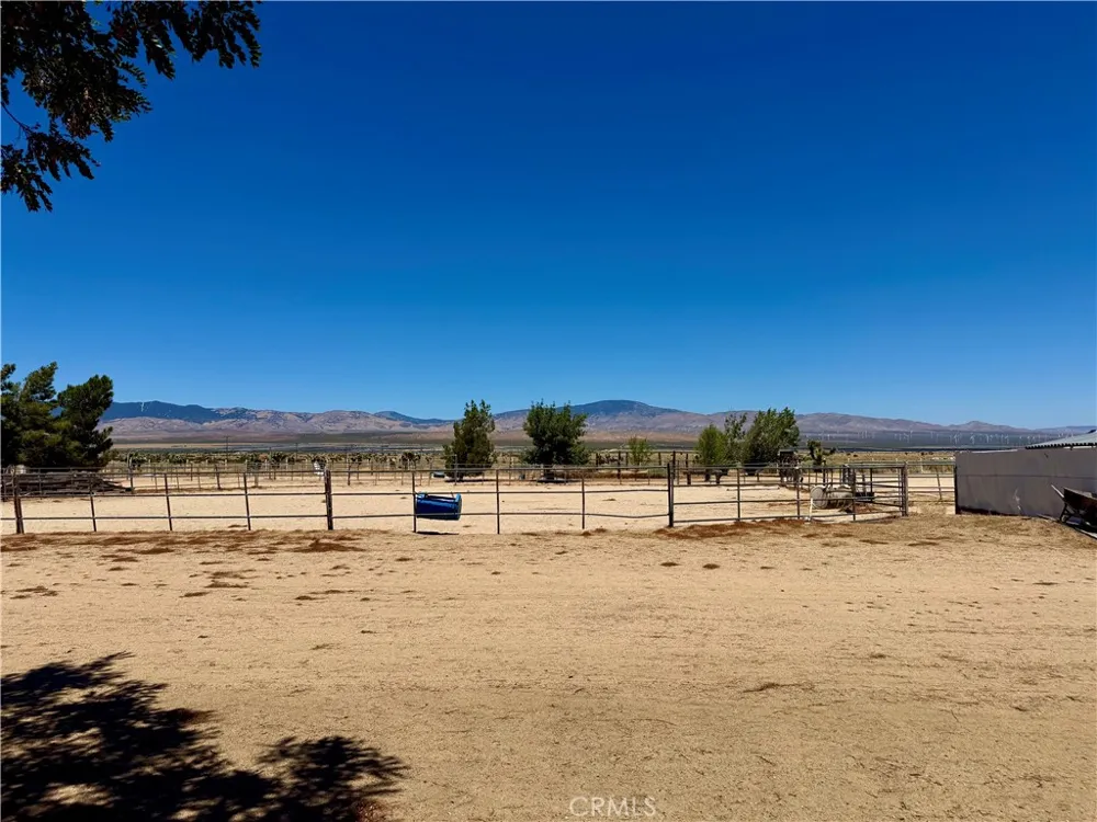 18839 W Avenue B8 Lancaster, CA 93536