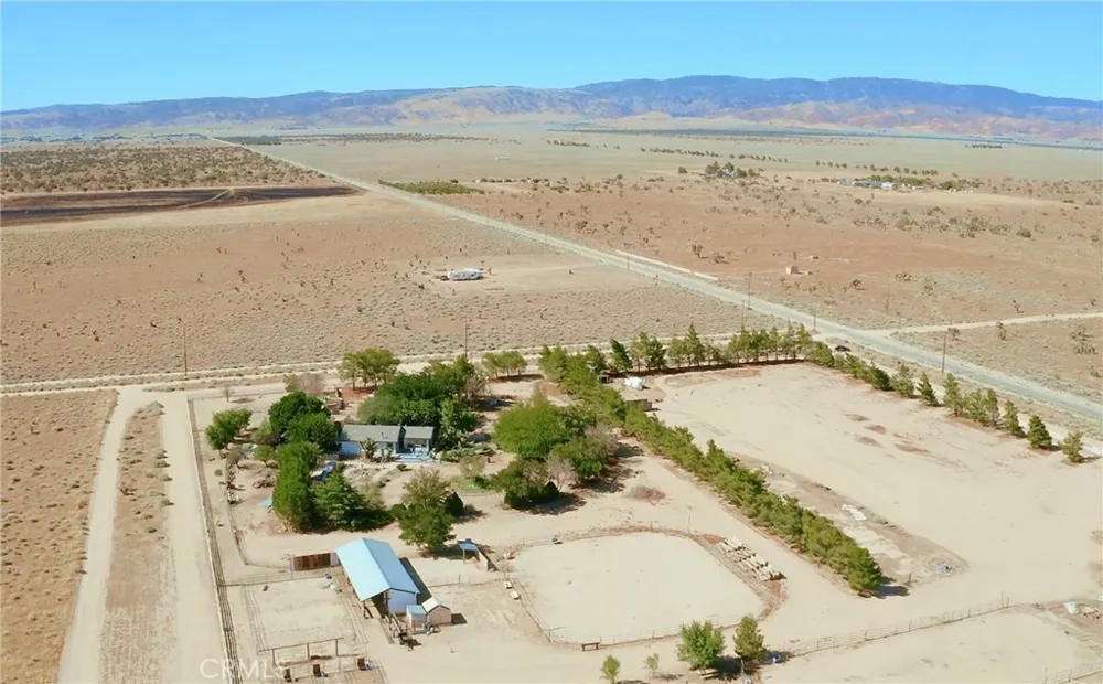 18839 W Avenue B8 Lancaster, CA 93536