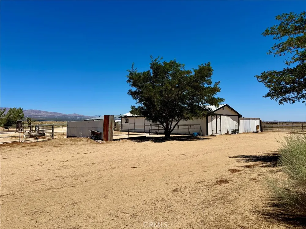 18839 W Avenue B8 Lancaster, CA 93536