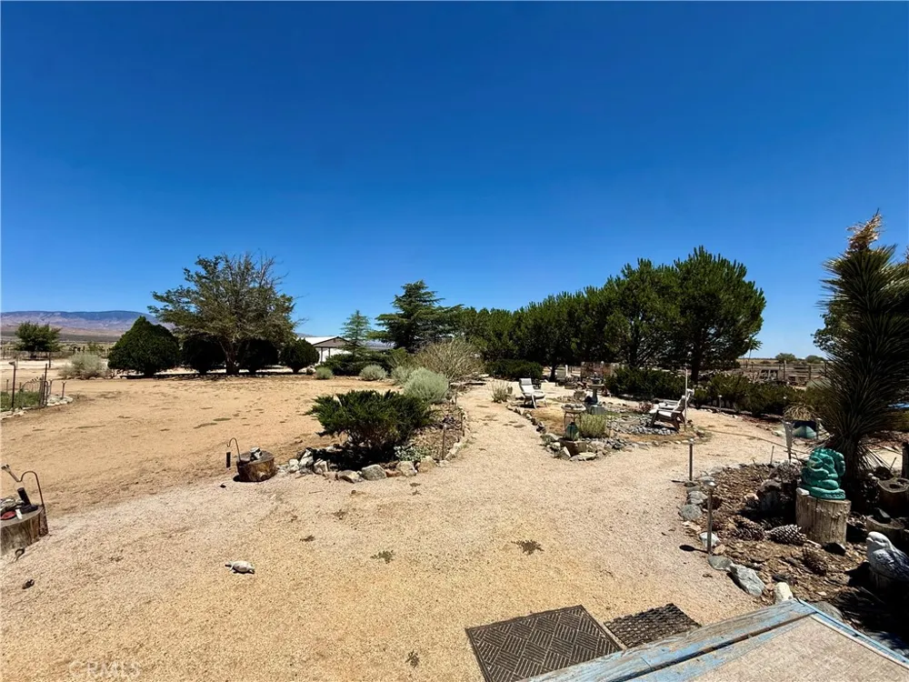 18839 W Avenue B8 Lancaster, CA 93536