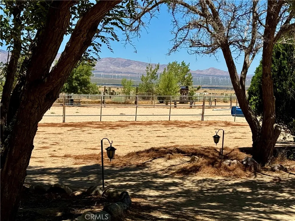 18839 W Avenue B8 Lancaster, CA 93536