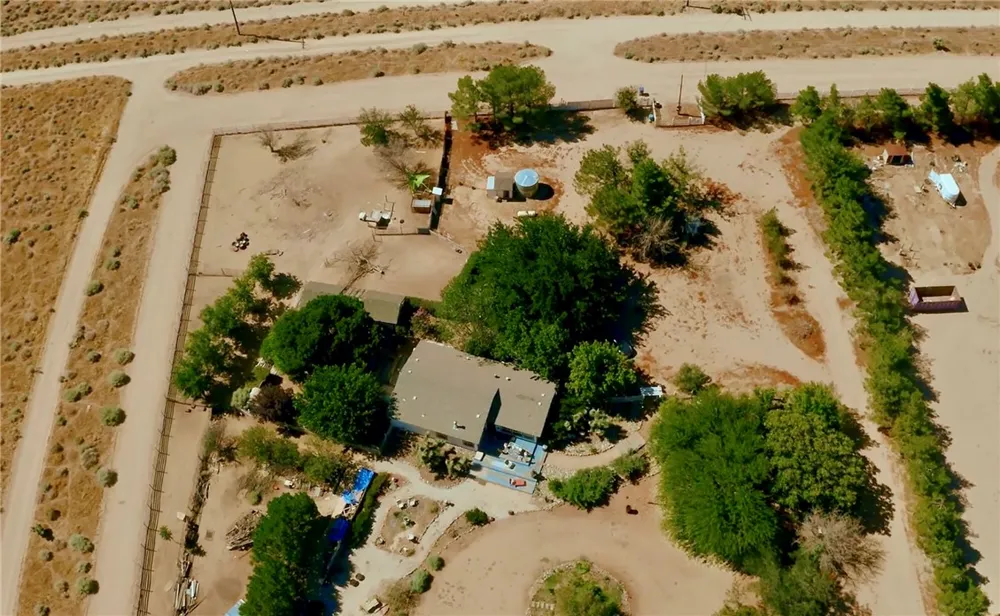 18839 W Avenue B8 Lancaster, CA 93536