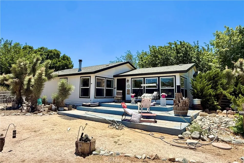18839 W Avenue B8 Lancaster, CA 93536