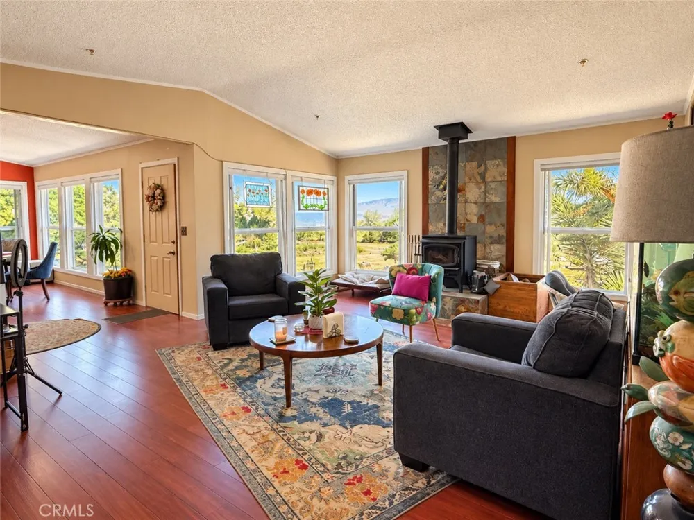 18839 W Avenue B8 Lancaster, CA 93536