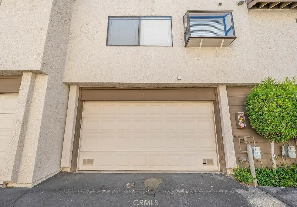 5800 Owensmouth #7 Los Angeles, CA 91367