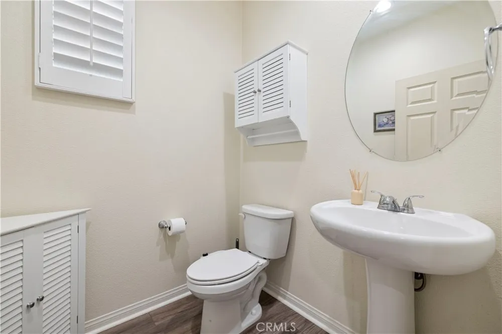 14609 W Del Playa Panorama City, CA 91402
