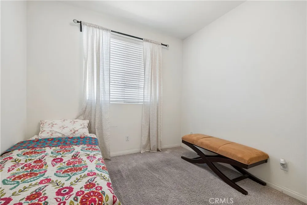 14609 W Del Playa Panorama City, CA 91402