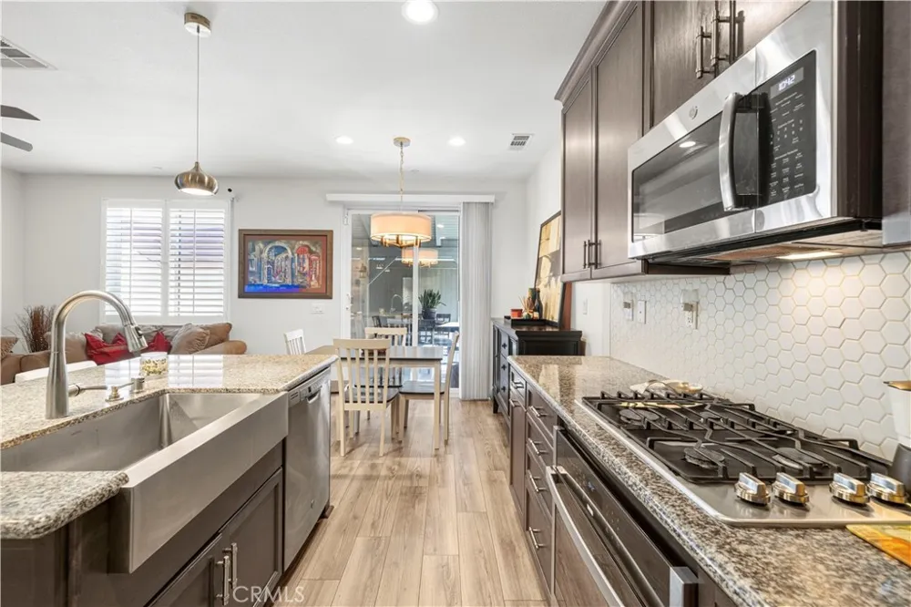 14609 W Del Playa Panorama City, CA 91402