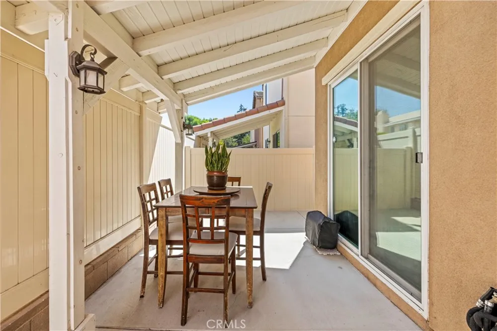 14609 W Del Playa Panorama City, CA 91402
