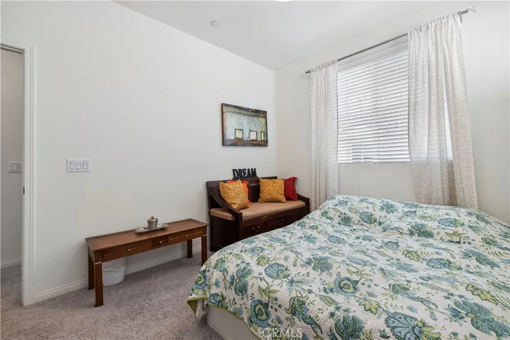 14609 W Del Playa Panorama City, CA 91402