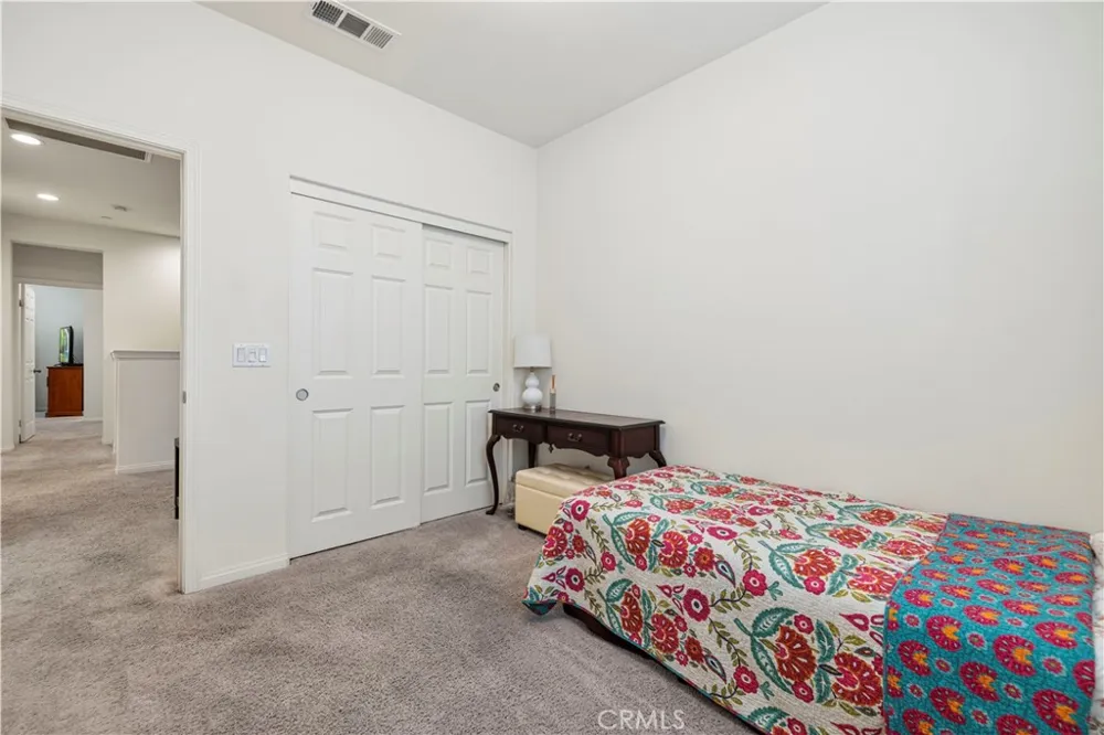 14609 W Del Playa Panorama City, CA 91402