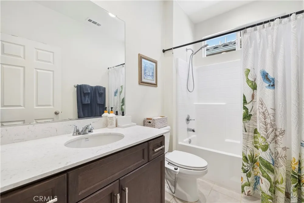 14609 W Del Playa Panorama City, CA 91402