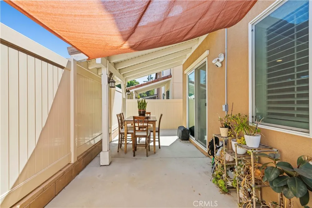 14609 W Del Playa Panorama City, CA 91402