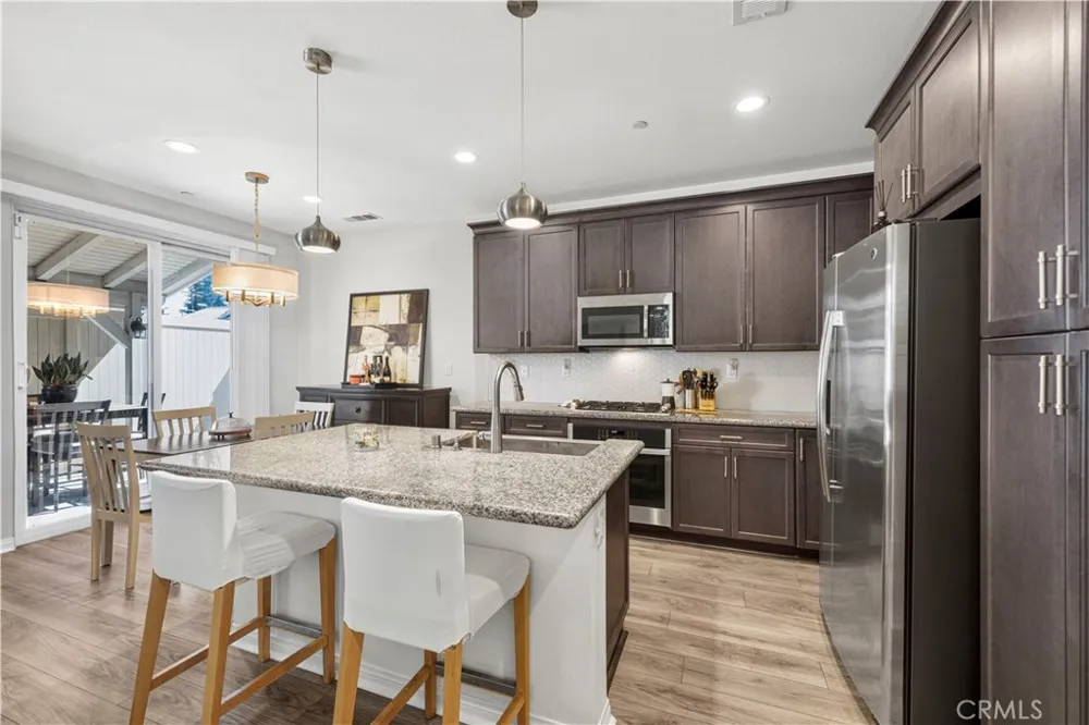14609 W Del Playa Panorama City, CA 91402