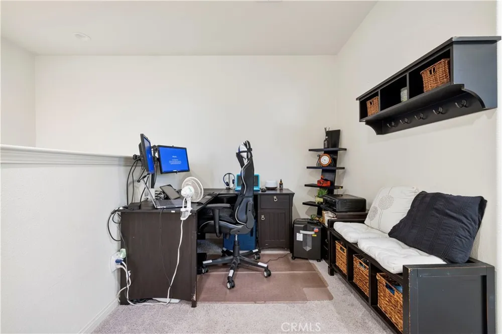 14609 W Del Playa Panorama City, CA 91402