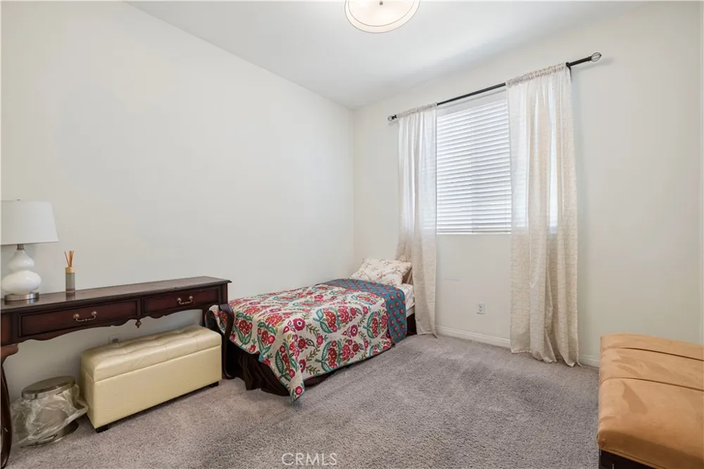 14609 W Del Playa Panorama City, CA 91402